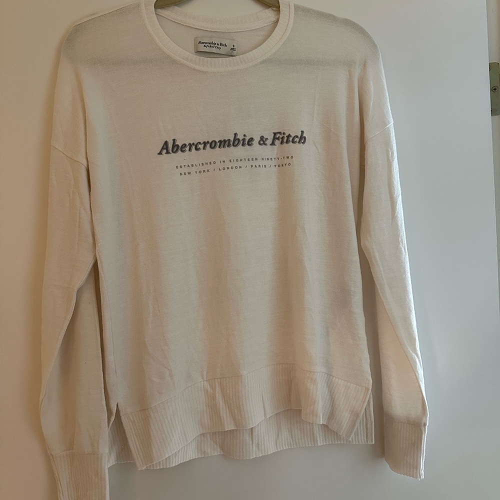 Abercrombie & Fitch Cream Crew Neck Sweater Classic Knit
